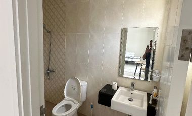 DISEWAKAN BERYL SUMMARECON PER TAHUN FULL FURNISH