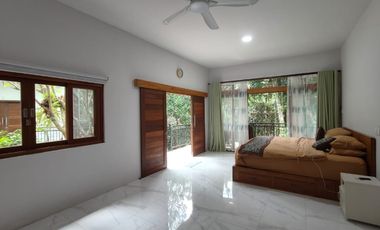 For Sale Villa dengan Pemandangan Tanaman Hijau lokasi Ubud