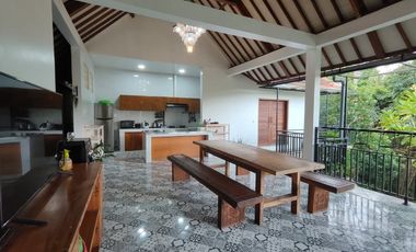 For Sale Villa dengan Pemandangan Tanaman Hijau lokasi Ubud
