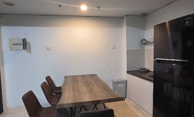 apartemen 2 bedrom semi furnished