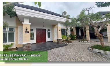 Dijual Rumah Sudut Luas 1800m2 dengan Private Swimming Pool di PKU