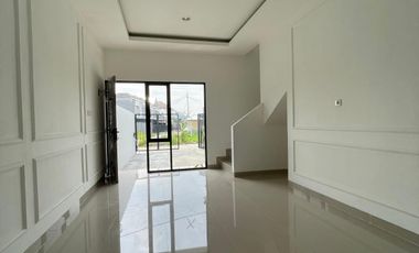 RUMAH MEWAH 2 CARPOT SIAP HUNI ! AKSES MUDAH BEBAS BANJIR