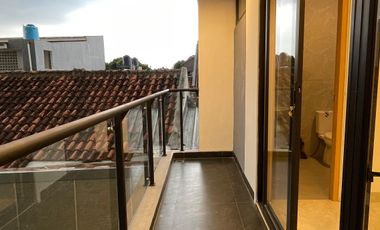 Rumah Modern Minimalis 2 lantai Di Tol Limo dan Tol Sawangan