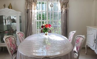 Gran casaquinta con espectacular arboleda y parque