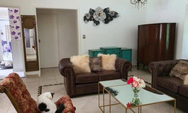 Gran casaquinta con espectacular arboleda y parque