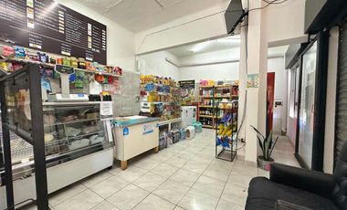 Casa de 4 ambientes + Departamento de 2 ambientes + Local