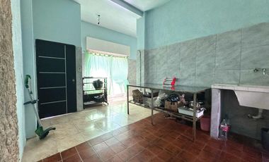 Casa de 4 ambientes + Departamento de 2 ambientes + Local