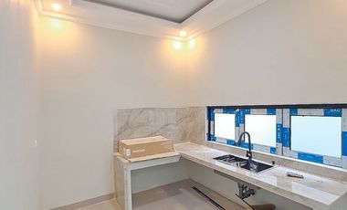 Rumah 2 lantai mewah siap huni Murah lokasi dekat LRT harjamukti tol