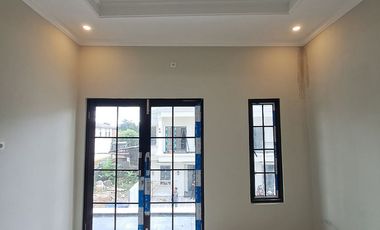 Rumah 2 lantai mewah siap huni Murah lokasi dekat LRT harjamukti tol