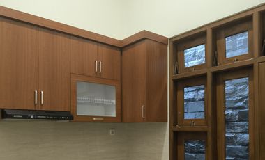 Rumah Solo dekat manahan sumber banjarsari pakel