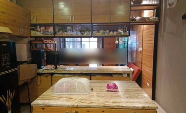 RUMAH FULLFURNISH TENGAH KOTA BERNUANSA MINIMALIS ELEGAN