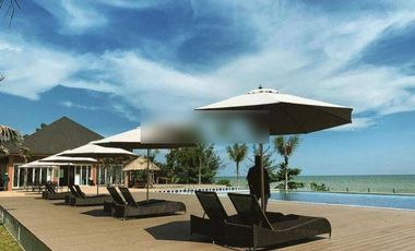 RUMAH BERNUANSA RESORT TEPI PANTAI DALAM PERUMAHAN BATAKAN VILAGE