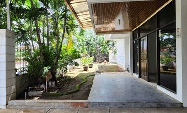 SEWA RUMAH MARGOREJO INDAH LOKASI STRATEGIS