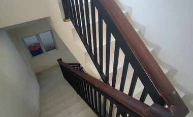 disewakan rumah batam centre beverly green  semi furnished