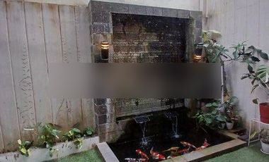 RUMAH TENGAH KOTA BERNUANSA MINIMALIS ELEGAN LOKASI AMAN NYAMAN NEGO