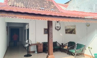 rumah usia 100 tahun dijual dekat pasar Prawirotaman Yogyakarta