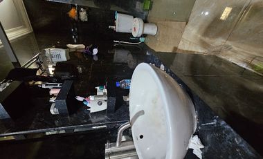 rumah besar 3 lantai view city di tengah kota balikpapan