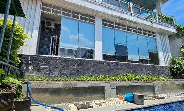 rumah besar 3 lantai view city di tengah kota balikpapan