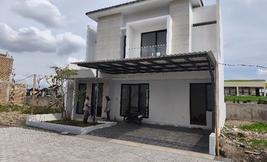 CASABLANCA SIGNATURE SINGOPURAN KARTASURA SOLO