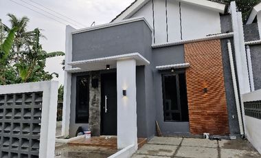 A092 - Rumah Desain Modern Nan Menarik Utara Stadion TGP Godean