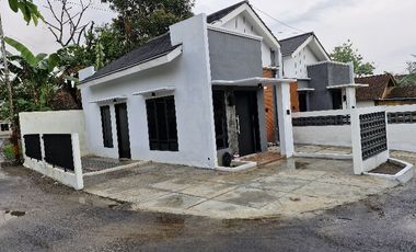 A092 - Rumah Desain Modern Nan Menarik Utara Stadion TGP Godean