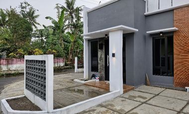 A092 - Rumah Desain Modern Nan Menarik Utara Stadion TGP Godean