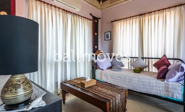 Dijual Villa Klasik Dan Luas 4 KT Di Tepi Pantai Sanur