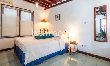 Dijual Villa Klasik Dan Luas 4 KT Di Tepi Pantai Sanur