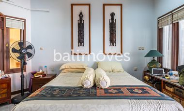 Dijual Villa Klasik Dan Luas 4 KT Di Tepi Pantai Sanur