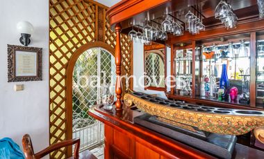 Dijual Villa Klasik Dan Luas 4 KT Di Tepi Pantai Sanur