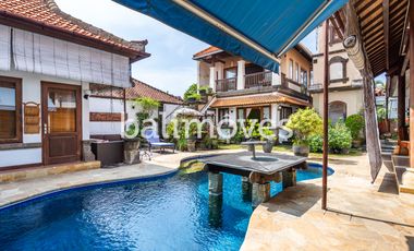 Dijual Villa Klasik Dan Luas 4 KT Di Tepi Pantai Sanur