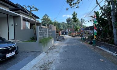 dijual rumah di sleman dekat smp negeri 1 Sayegan dan kantor kepanewon