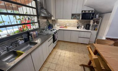 Venta- Pacifico Rodriguez 6167 -  Casa 4 amb.