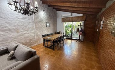 Venta- Pacifico Rodriguez 6167 -  Casa 4 amb.