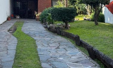 Venta- Pacifico Rodriguez 6167 -  Casa 4 amb.