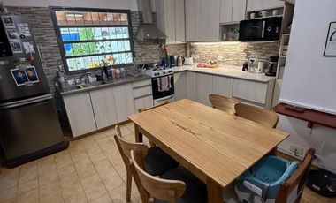 Venta- Pacifico Rodriguez 6167 -  Casa 4 amb.