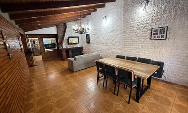 Venta- Pacifico Rodriguez 6167 -  Casa 4 amb.