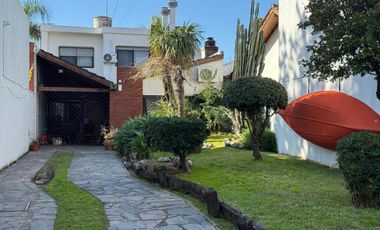 Venta- Pacifico Rodriguez 6167 -  Casa 4 amb.