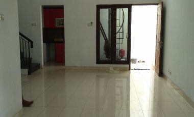 Rumah Minimalis, cantik, siap huni dekat stasiun LRT