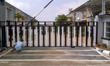 Dijual Rumah Mewah 140/136 Jl Enim Demang lebar Daun Palembang