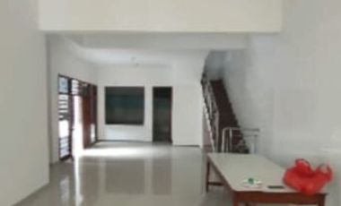 DISEWAKAN RUMAH BAGUS NGAGEL JAYA DEKAT UBAYA STTS UNAIR SANTA MARIA