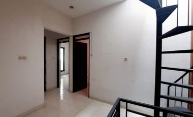 Di Sewakan Runah Townhouse Pejaten barat