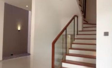 Rumah istimewa Setraduta baru nyaman konsep eco green