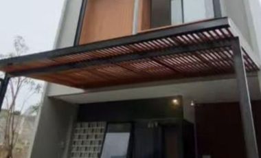 Rumah istimewa Setraduta baru nyaman konsep eco green
