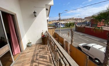Casa con Espacio Comercial -POBL MAGISTERIO