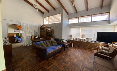 Casa con Espacio Comercial -POBL MAGISTERIO