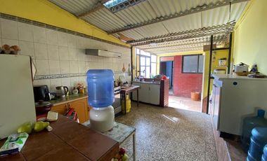 Casa con Espacio Comercial -POBL MAGISTERIO