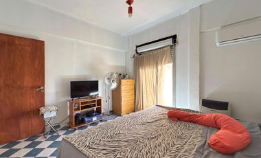 Departamento de 3 ambientes con balcon y terraza