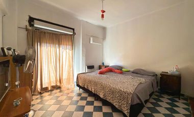 Departamento de 3 ambientes con balcon y terraza