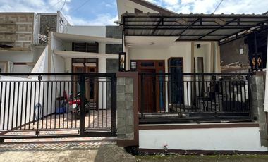 Rumah Minimalis View Pegunungan